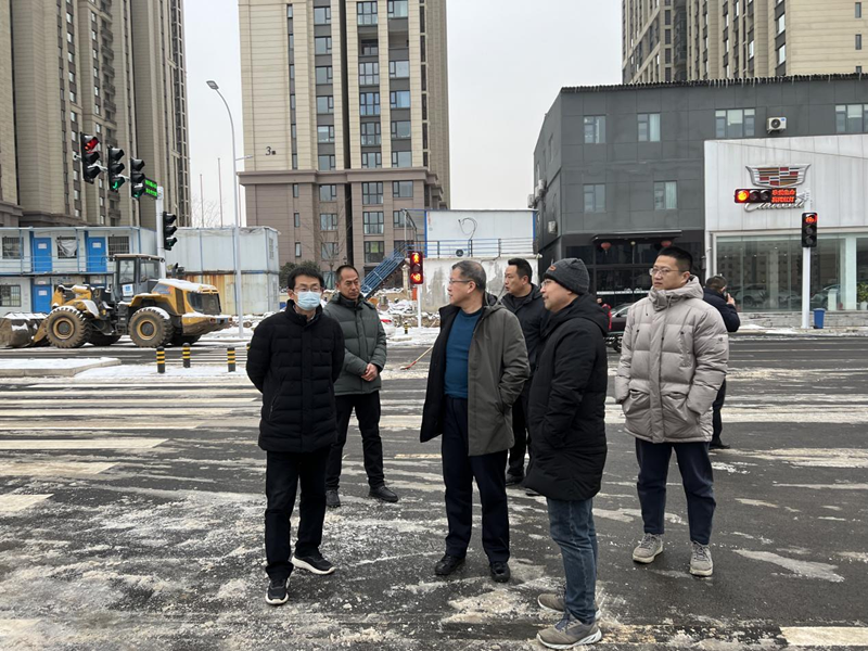 韦德·官方端入口总经理助理黄志澎到市政道路项目检查指导工作